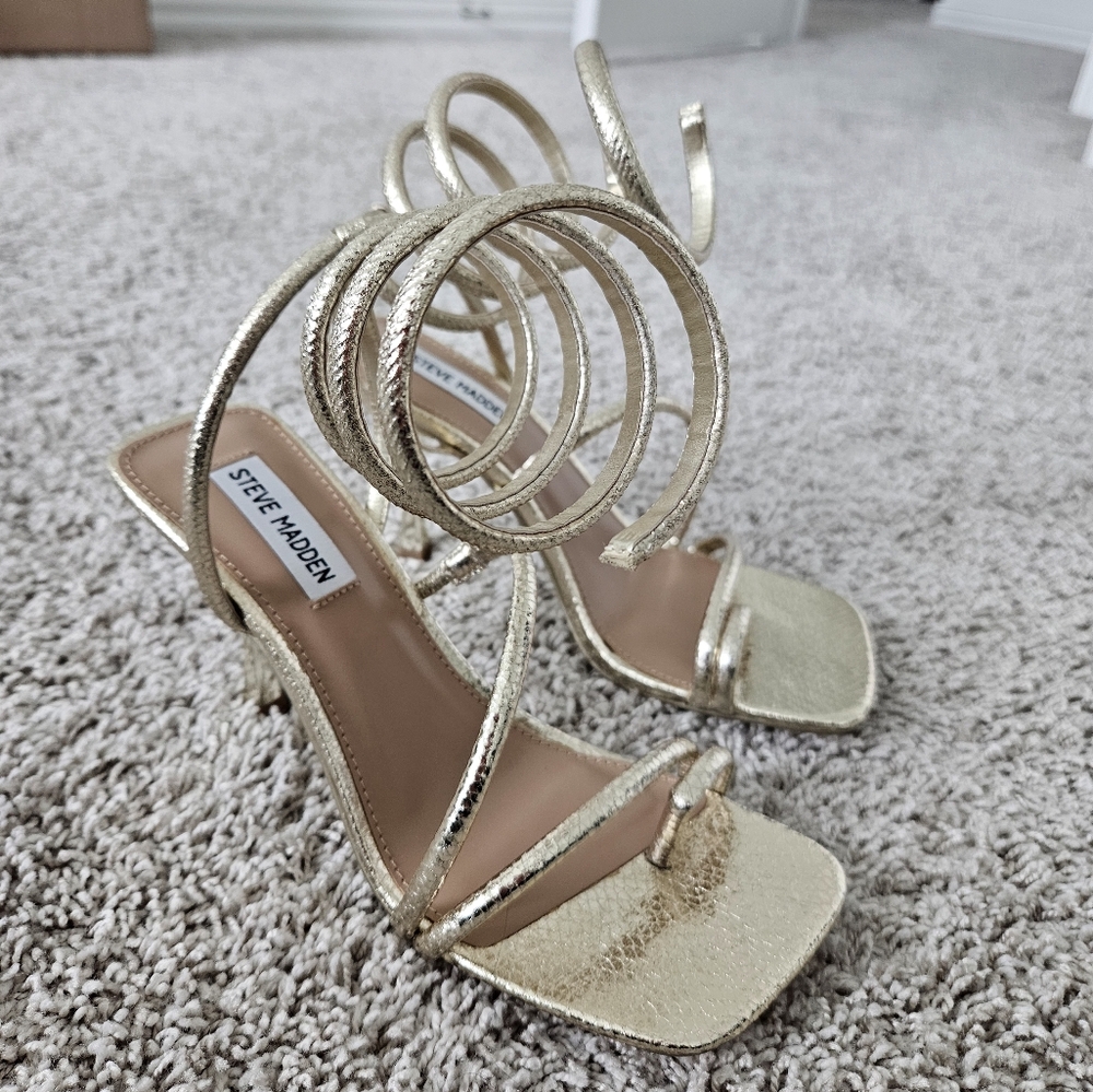 STEVE MADDEN ANKLE STRAP SANDAL